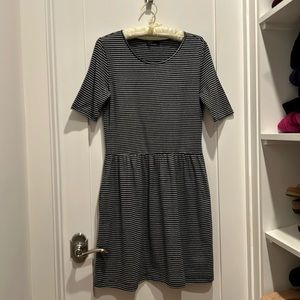 Gap navy and thin white stripe cotton/polyester knit dress size medium.